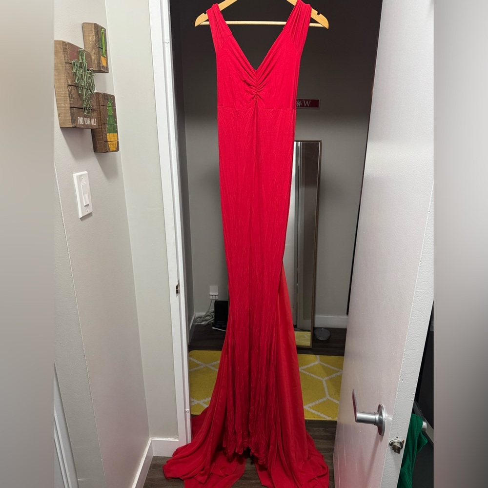 Gorgeous maternity photoshoot gown